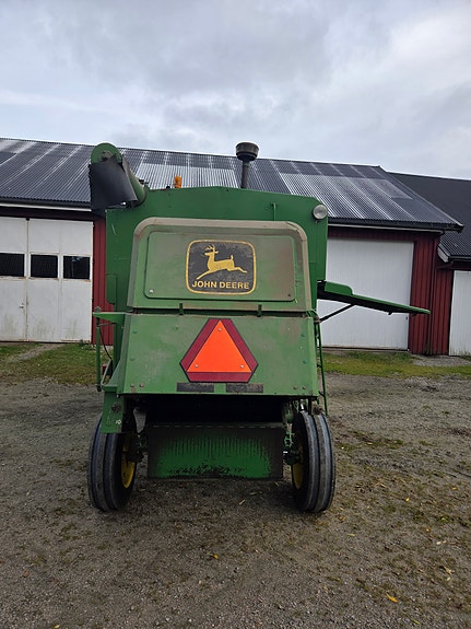 John Deere 1042 13 of 18