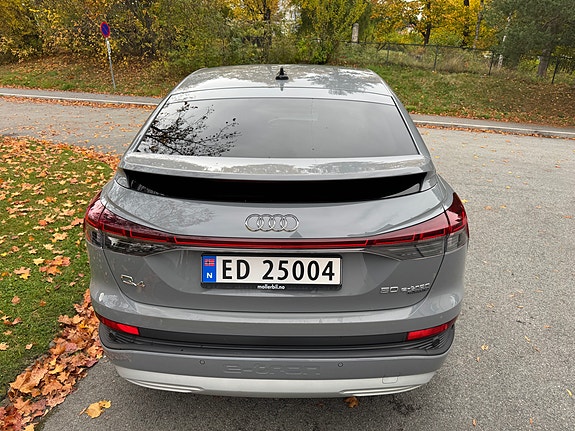 Audi Q4 e-tron 6 of 8