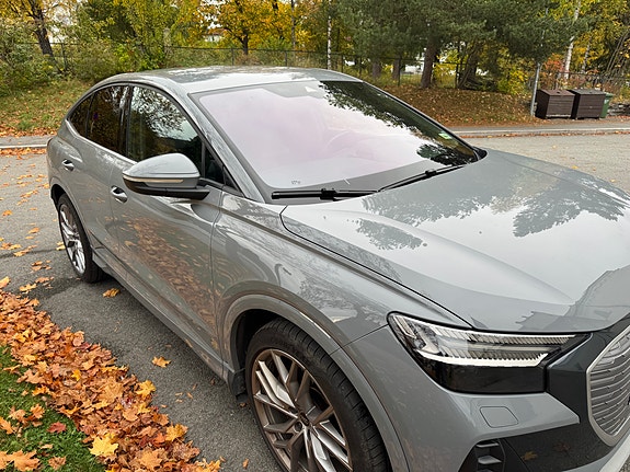 Audi Q4 e-tron 4 of 8