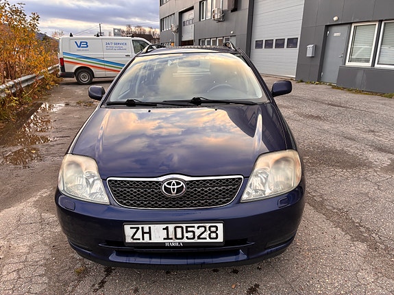 Toyota Corolla 2 of 8
