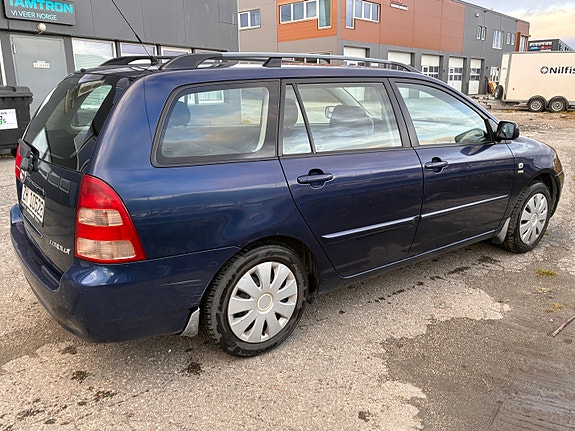 Toyota Corolla 4 of 8