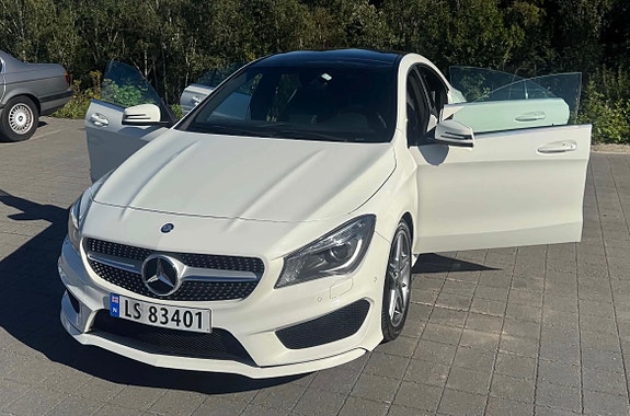 Mercedes-Benz CLA180 2 of 21