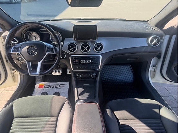 Mercedes-Benz CLA180 17 of 21