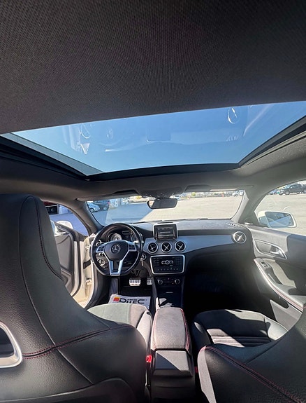 Mercedes-Benz CLA180 15 of 21