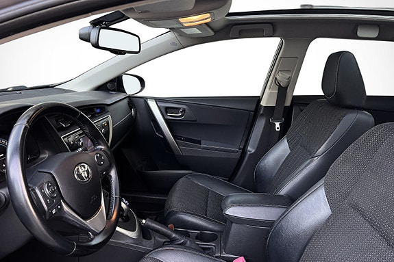 Toyota Auris 8 of 19