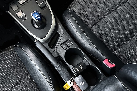 Toyota Auris 18 of 19