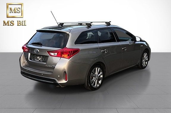 Toyota Auris 6 of 19