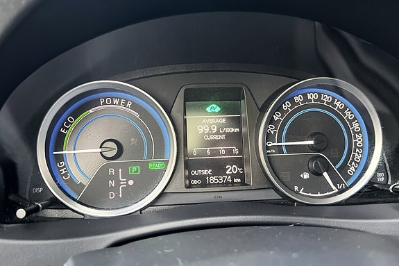 Toyota Auris 11 of 19