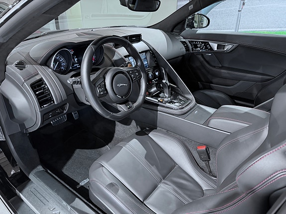 Jaguar F-TYPE 11 of 25