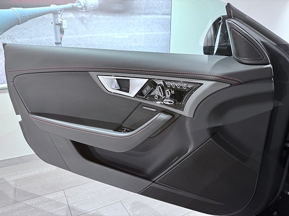 Jaguar F-TYPE 19 of 25