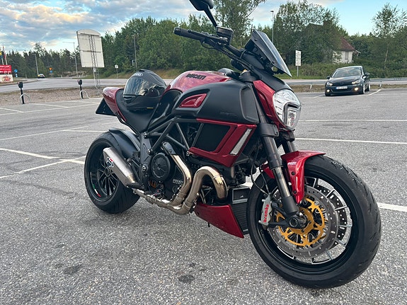 Ducati Diavel 24 of 25