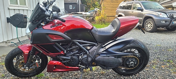 Ducati Diavel 18 of 25