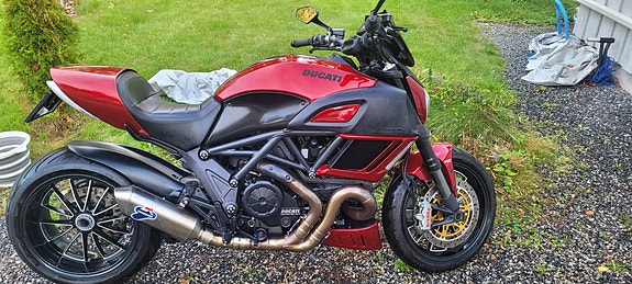 Ducati Diavel 22 of 25