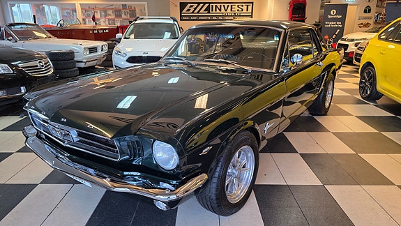 Ford Mustang 2 of 30