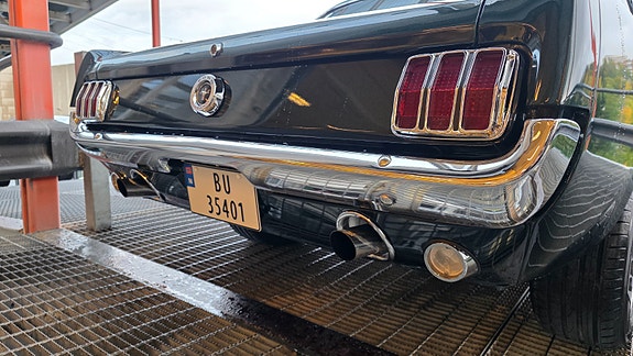 Ford Mustang 26 of 30