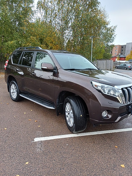 Toyota Land Cruiser 9 of 20