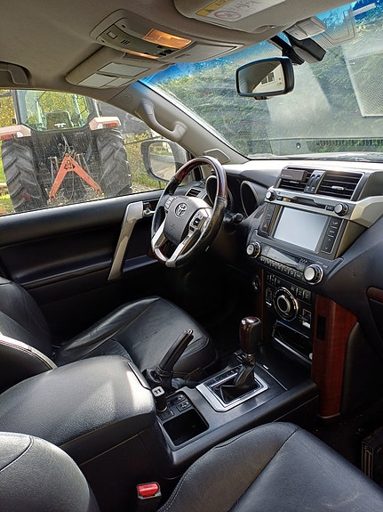Toyota Land Cruiser 11 of 20
