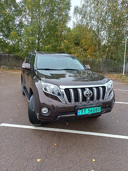 Toyota Land Cruiser 2 of 20