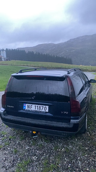 Volvo V70 3 of 6