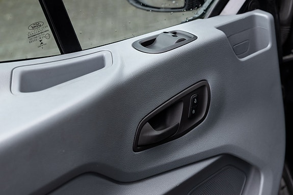Ford Transit 350 L3 Van 9 of 26