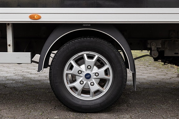 Ford Transit 350 L3 Van 8 of 26