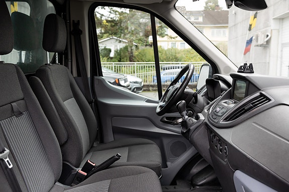 Ford Transit 350 L3 Van 20 of 26