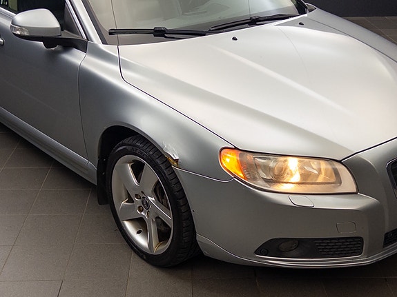 Volvo V70 3 of 30