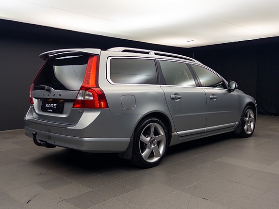 Volvo V70 10 of 30