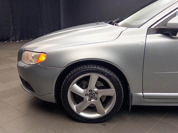 Volvo V70 14 of 30