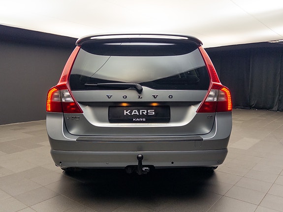 Volvo V70 11 of 30