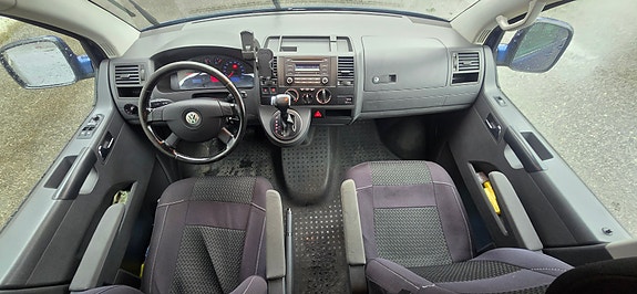 Volkswagen Caravelle 22 of 30