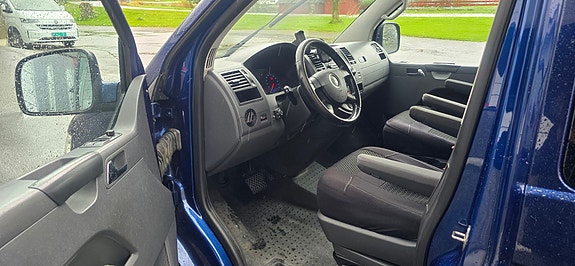 Volkswagen Caravelle 19 of 30