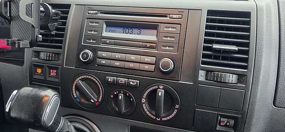Volkswagen Caravelle 26 of 30