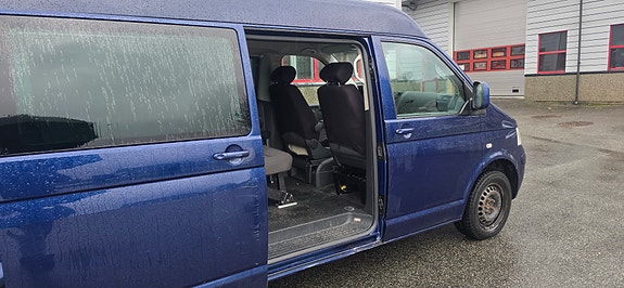 Volkswagen Caravelle 16 of 30
