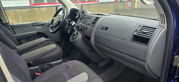 Volkswagen Caravelle 20 of 30