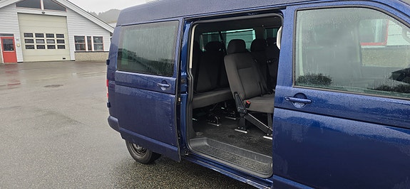 Volkswagen Caravelle 17 of 30