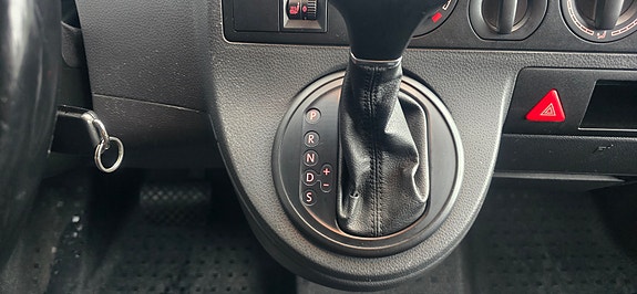 Volkswagen Caravelle 27 of 30