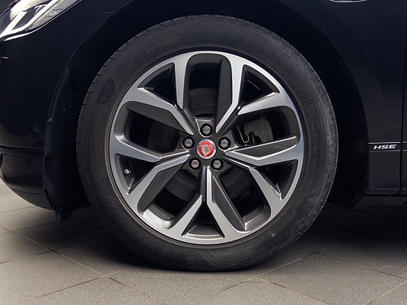 Jaguar I-PACE 26 of 30