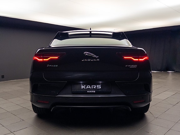 Jaguar I-PACE 14 of 30