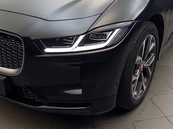 Jaguar I-PACE 22 of 30
