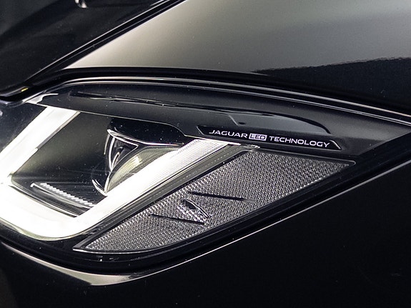 Jaguar I-PACE 24 of 30