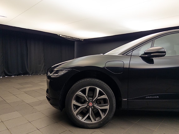 Jaguar I-PACE 8 of 30