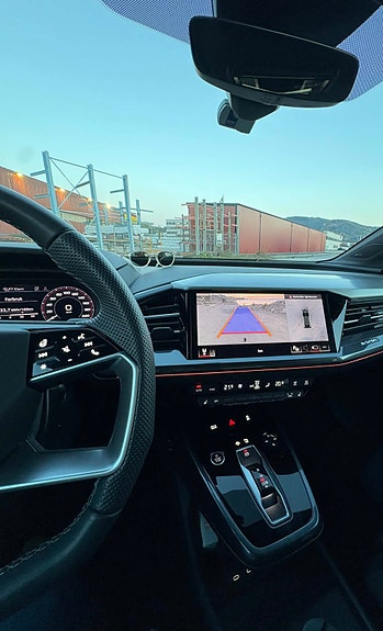 Audi Q4 e-tron 5 of 9