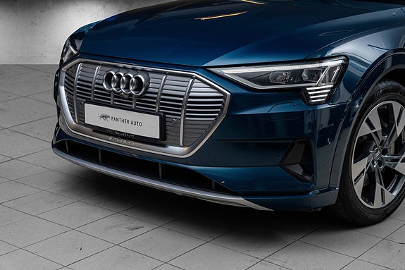 Audi e-tron 2 of 30