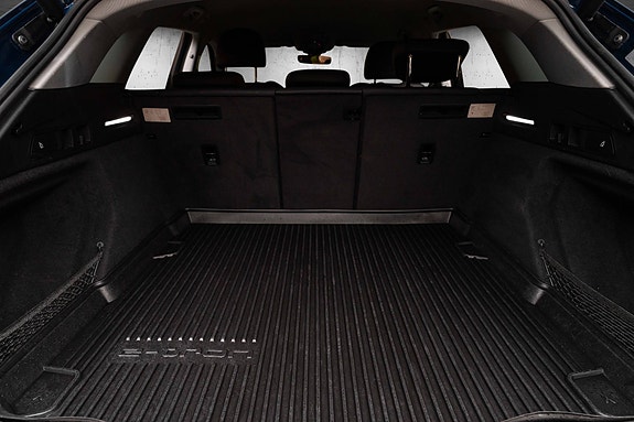 Audi e-tron 29 of 30