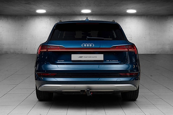 Audi e-tron 7 of 30