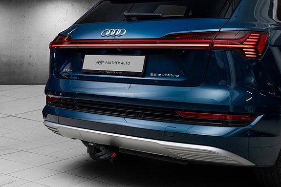 Audi e-tron 9 of 30