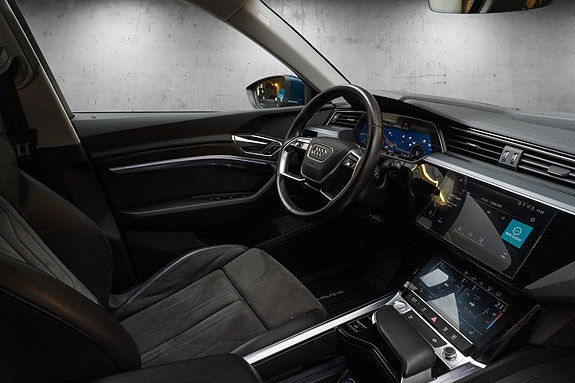 Audi e-tron 28 of 30