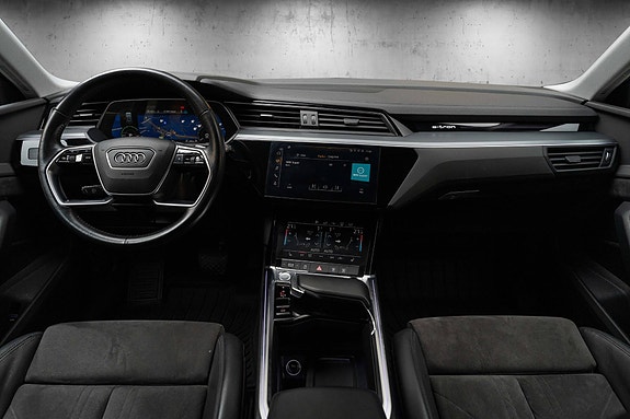 Audi e-tron 24 of 30