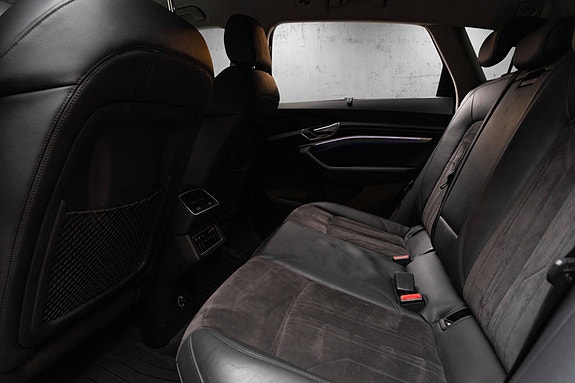 Audi e-tron 23 of 30